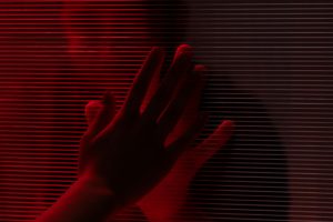 El acto de infringir